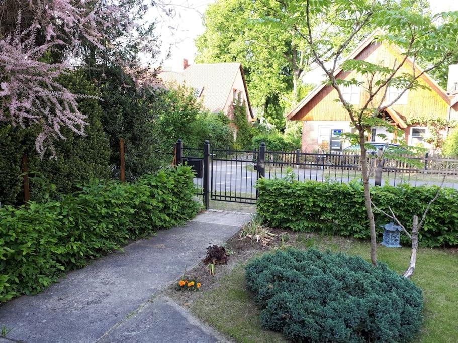 Auftanken Im Gruenen _ Just4You_B.Berlin Neuenhagen bei Berlin Εξωτερικό φωτογραφία